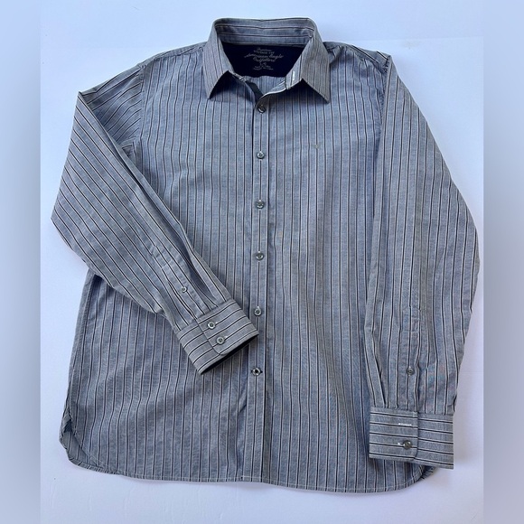 American Eagle Outfitters Other - Men’s American Eagle Outfitters Long Sleeve Shirt
Size Large👍​​​